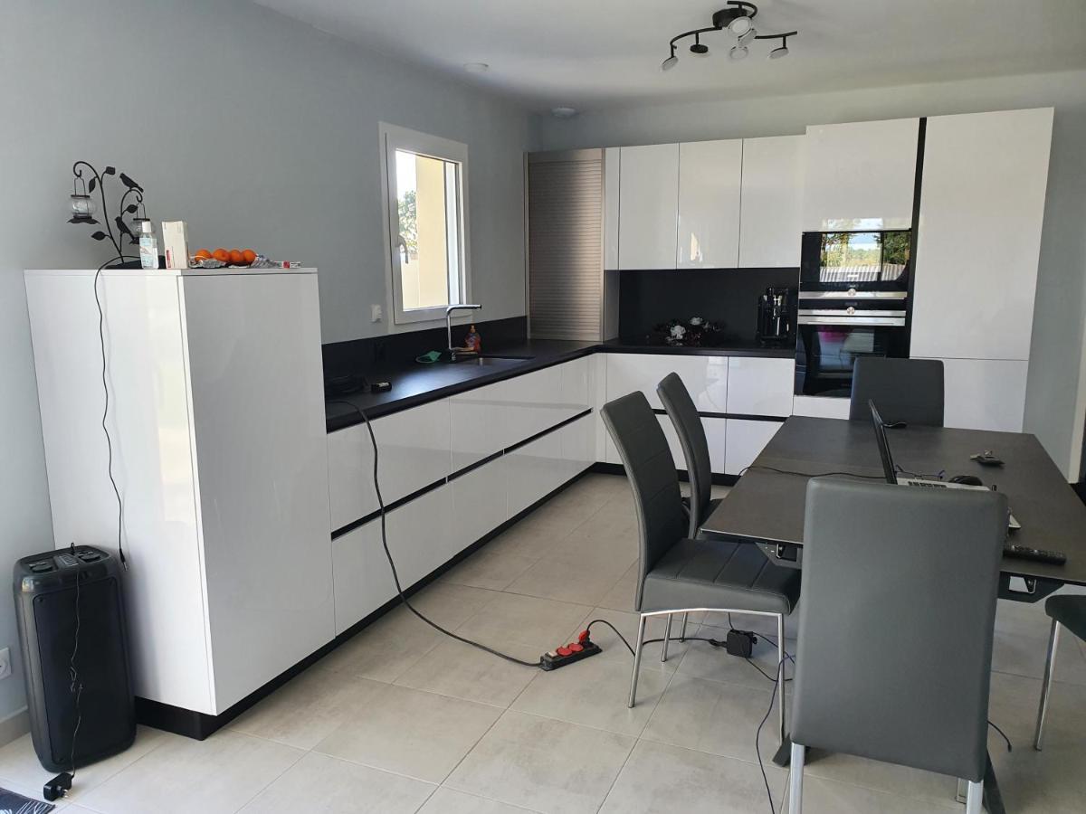 Location Chambre Dans Plain Pied 2 Chambres Louable 塔登 外观 照片
