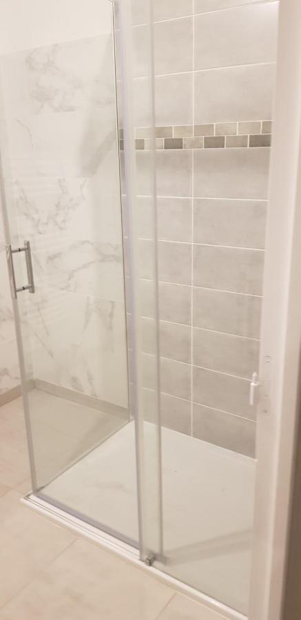 Location Chambre Dans Plain Pied 2 Chambres Louable 塔登 外观 照片