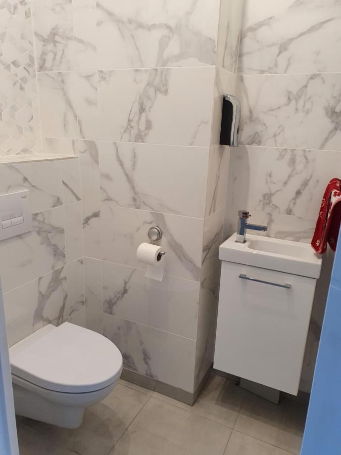 Location Chambre Dans Plain Pied 2 Chambres Louable 塔登 外观 照片
